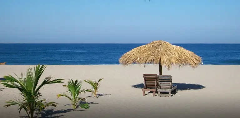 playa en puerto escondido